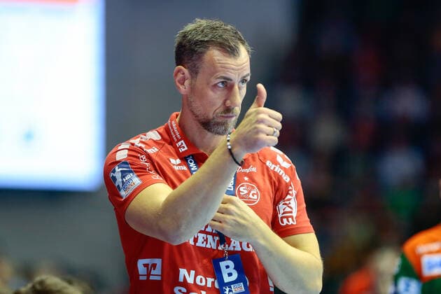 05.12.2019, xtgx, Handball Liqui Moly HBL, SC Magdeburg - SG Flensburg-Handewitt emspor, v.l. Maik Machulla (Flensburg, Trainer) daumen hoch, gibt Anweisungen, gestikuliert mit den Armen, gesticulate, gives instructions GETEC Arena