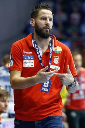 05.12.2019, xtgx, Handball Liqui Moly HBL, SC Magdeburg - SG Flensburg-Handewitt emspor, v.l. Bennet Wiegert (Magdeburg, Trainer) gibt Anweisungen, gestikuliert mit den Armen, gesticulate, gives instructions GETEC Arena