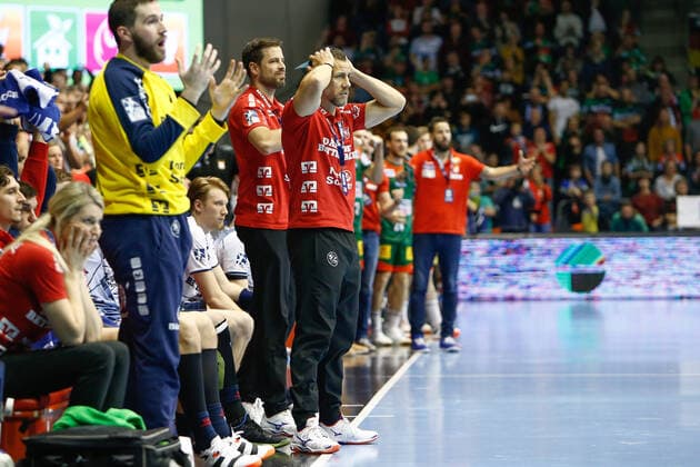 05.12.2019, xtgx, Handball Liqui Moly HBL, SC Magdeburg - SG Flensburg-Handewitt emspor, v.l. Maik Machulla (Flensburg, Trainer) enttaeuscht, schaut enttaeuscht, niedergeschlagen, disappointed GETEC Arena