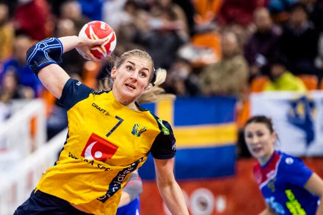 191206 Linn Blohm of Sweden during the Women s World Handball Championship match between Russia and Sweden on December 6, 2019 in Kumamoto. Photo: Ludvig Thunman BILDBYRAN kod LT 35695 bbeng dam women handball handboll world handball championship 2019 sverige sweden ryssland russia Copyright: LUDVIGxTHUNMAN BB191206LT009