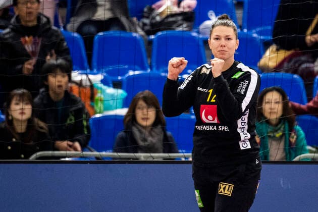 191206 goalkeeper Filippa Idehn of Sweden celebrates during the Women s World Handball Championship match between Russia and Sweden on December 6, 2019 in Kumamoto. Photo: Ludvig Thunman BILDBYRAN kod LT 35695 bbeng dam women handball handboll world handball championship 2019 sverige sweden ryssland russia jubel celebration Copyright: LUDVIGxTHUNMAN BB191206LT010