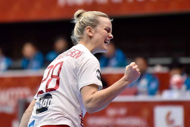 Stine Joergensen. Danmark moeder Frankrig, i den indledende runde i Gruppe B, under Kvindernes Haandbold VM i Kumamoto Prefectural Gymnasium i Japan, fredag den 6. december 2019. , Kumamoto Denmark Copyright: BoxAmstrupx cop222 spdk20191206-123725-L