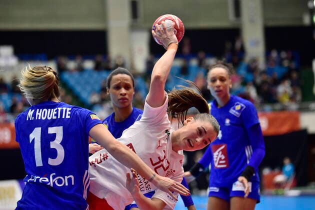 Mie Hoejlund. Danmark moeder Frankrig, i den indledende runde i Gruppe B, under Kvindernes Haandbold VM i Kumamoto Prefectural Gymnasium i Japan, fredag den 6. december 2019. , Kumamoto Denmark Copyright: BoxAmstrupx cop222 spdk20191206-124048-L