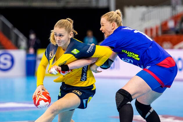 191206 Emma Lindqvist of Sweden during the Women s World Handball Championship match between Russia and Sweden on December 6, 2019 in Kumamoto. Photo: Ludvig Thunman BILDBYRAN kod LT 35695 bbeng dam women handball handboll world handball championship 2019 sverige sweden ryssland russia Copyright: LUDVIGxTHUNMAN BB191206LT014
