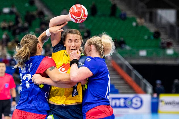 191206 Isabelle Gullden of Sweden during the Women s World Handball Championship match between Russia and Sweden on December 6, 2019 in Kumamoto. Photo: Ludvig Thunman BILDBYRAN kod LT 35695 bbeng dam women handball handboll world handball championship 2019 sverige sweden ryssland russia Copyright: LUDVIGxTHUNMAN BB191206LT018