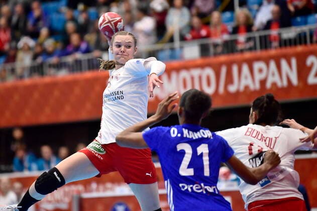 Anne Mette Hansen. Danmark moeder Frankrig, i den indledende runde i Gruppe B, under Kvindernes Haandbold VM i Kumamoto Prefectural Gymnasium i Japan, fredag den 6. december 2019. , Kumamoto Denmark Copyright: BoxAmstrupx cop222 spdk20191206-125303-L