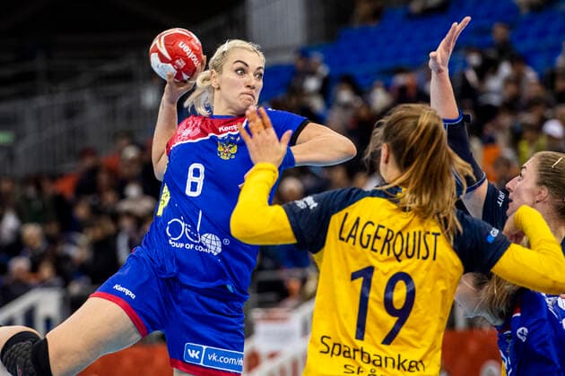 Sport Bilder des Tages 191206 Anna Sen of Russia and Anna Lagerquist of Sweden during the Women s World Handball Championship match between Russia and Sweden on December 6, 2019 in Kumamoto. Photo: Ludvig Thunman BILDBYRAN kod LT 35695 bbeng dam women handball handboll world handball championship 2019 sverige sweden ryssland russia Copyright: LUDVIGxTHUNMAN BB191206LT036
