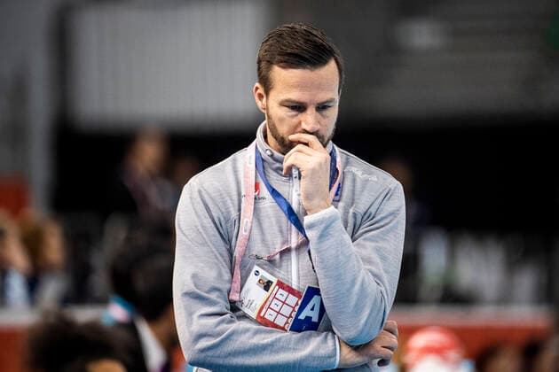 191206 head coach Henrik Signell of Sweden looks dejected during the Women s World Handball Championship match between Russia and Sweden on December 6, 2019 in Kumamoto. Photo: Ludvig Thunman BILDBYRAN kod LT 35695 bbeng dam women handball handboll world handball championship 2019 sverige sweden ryssland russia depp dejected Copyright: LUDVIGxTHUNMAN BB191206LT055