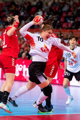 Handball, Frauen: WM 2019, Hauptrunde, Gruppe 1, 6. Spieltag , Serbien - Korea Seonpil Won (Korea) Kumamoto Aqua Dome Kumamoto Japan