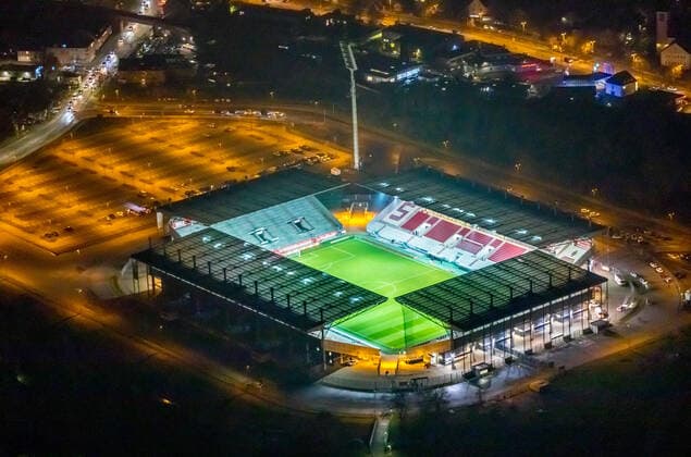 Luftbild, Rot-Weiss Essen, Stadion Essen bei Nacht, Bergeborbeck, Essen, Ruhrgebiet, Nordrhein-Westfalen, Deutschland !ACHTUNGxMINDESTHONORARx60xEURO!