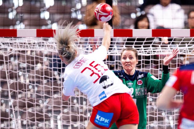 191208 Goalkeeper Silje Solberg of Norway during the Women s World Handball Championship game between Norway and Denmark on December 8, 2019 in Kumamoto. Photo: Daniel Stiller Bildbyran kod DS 59420 bbeng dam women handball handboll world handball championship 2019 norway norge handball vm denmark danmark Copyright: DANIELxSTILLER BB191208DS020
