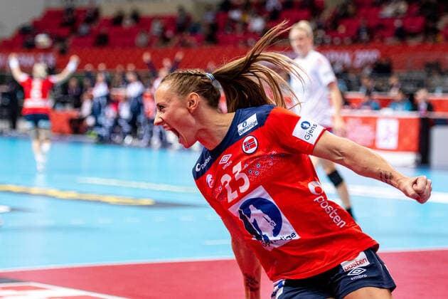 191208 Camilla Herrem of Norway celebrates during the Women s World Handball Championship game between Norway and Denmark on December 8, 2019 in Kumamoto. Photo: Daniel Stiller Bildbyran kod DS 59420 bbeng dam women handball handboll world handball championship 2019 norway norge handball vm denmark danmark jubel Copyright: DANIELxSTILLER BB191208DS024
