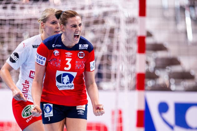 191208 Emilie Hegh Arntzen of Norway celebrates during the Women s World Handball Championship game between Norway and Denmark on December 8, 2019 in Kumamoto. Photo: Daniel Stiller Bildbyran kod DS 59420 bbeng dam women handball handboll world handball championship 2019 norway norge handball vm denmark danmark jubeil Copyright: DANIELxSTILLER BB191208DS043