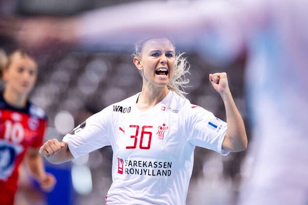 191208 Freja Cohrt Kyndbol of Denmark celebrates during the Women s World Handball Championship game between Norway and Denmark on December 8, 2019 in Kumamoto. Photo: Daniel Stiller Bildbyran kod DS 59420 bbeng dam women handball handboll world handball championship 2019 norway norge handball vm denmark danmark jubel Copyright: DANIELxSTILLER BB191208DS045