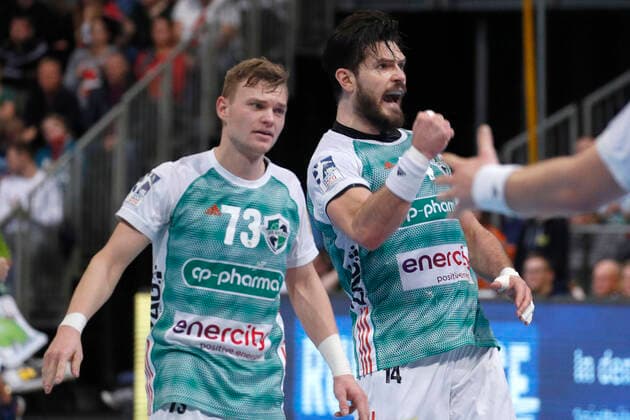 08.12.2019, TUI Arena, Hannover, Ligaspiel, 1. Bundesliga, TSV Hannover-Burgdorf vs Fuechse Berlin, im Bild Evgeni Pevnov (14, Han.-Burgdorf) jubelt nach seinem Tor zusammen mit Timo Kastening (73, Han.-Burgdorf) TSV Hannover-Burgdorf vs Fuechse Berlin