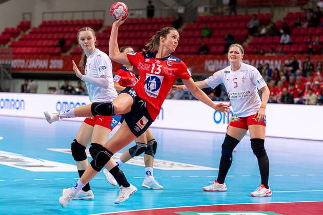 Handball, Frauen: WM 2019, Hauptrunde, Gruppe 1, 6. Spieltag , Norwegen - Dänemark Kari Brattset (Norwegen) Kumamoto Aqua Dome Kumamoto Japan