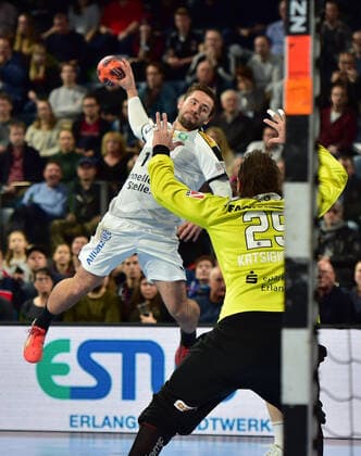 08.12.2019 - Handball - 1. Bundesliga LIQUI MOLY HBL - Saison 2019 2020 - 16.Spieltag: HC Erlangen Metropolregion Nürnberg HCE - SC DHfK Leipzig - OGo - Lukas Binder (11, SC DHfK Leipzig ) Nikolas Katsigiannis (29, HC Erlangen HCE )