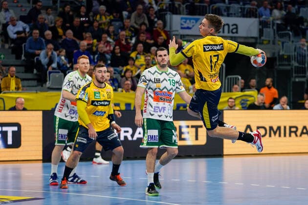 Jerry Tollbring (RNL, 17), beim Sprungwurf, Wurf, Torwurf, Action, Aktion, Spielszene, 08.12.2019, Mannheim (Deutschland), Handball, Bundesliga, Rhein-Neckar Löwen - Frisch Auf! Göppingen