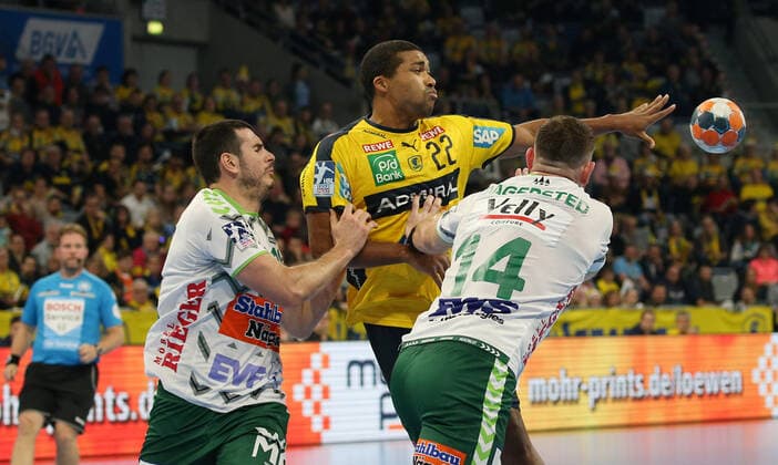Handball, 1. Bundesliga: Rhein-Neckar-Löwen - Frisch Auf Göppingen, 16. Spieltag am 08.12.2019, Saison 2019 20, ZmdZ, Mads Mensah Larsen (22, Rhein Neckar Löwen), Rhein-Neckar-Löwen - Frisch Auf Göppingen