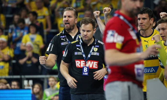 Handball, 1. Bundesliga: Rhein-Neckar-Löwen - Frisch Auf Göppingen, 16. Spieltag am 08.12.2019, Saison 2019 20, ZmdZ, Oliver Roggisch (Sportlicher Leiter, Rhein Neckar Löwen), Kristjan Andresson (Trainer Rhein Neckar Löwen), Rhein-Neckar-Löwen - Frisch Auf Göppingen