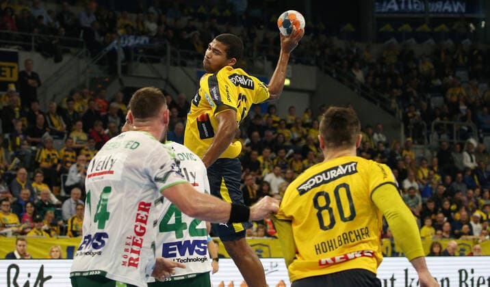 Handball, 1. Bundesliga: Rhein-Neckar-Löwen - Frisch Auf Göppingen, 16. Spieltag am 08.12.2019, Saison 2019 20, ZmdZ, Mads Mensah Larsen (22, Rhein Neckar Löwen), Rhein-Neckar-Löwen - Frisch Auf Göppingen