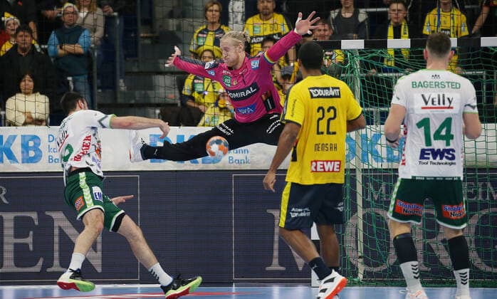 Handball, 1. Bundesliga: Rhein-Neckar-Löwen - Frisch Auf Göppingen, 16. Spieltag am 08.12.2019, Saison 2019 20, ZmdZ, Josip peric (18, Goeppingen) scheitert an Mikael Appelgren (1, Torwart, Rhein Neckar Löwen), Rhein-Neckar-Löwen - Frisch Auf Göppingen