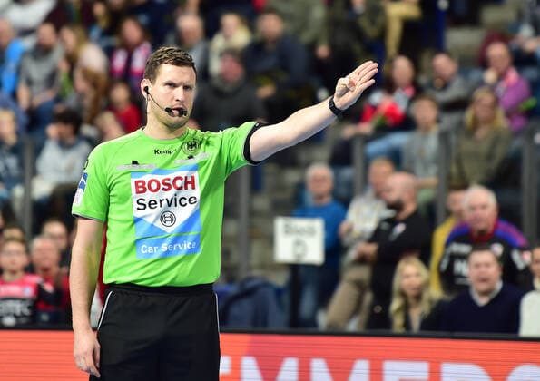 08.12.2019 - Handball - 1. Bundesliga LIQUI MOLY HBL - Saison 2019 2020 - 16.Spieltag: HC Erlangen Metropolregion Nürnberg HCE - SC DHfK Leipzig - OGo - Schiedsrichter