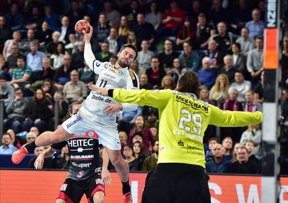 08.12.2019 - Handball - 1. Bundesliga LIQUI MOLY HBL - Saison 2019 2020 - 16.Spieltag: HC Erlangen Metropolregion Nürnberg HCE - SC DHfK Leipzig - OGo - Lukas Binder (11, SC DHfK Leipzig ) Nikolas Katsigiannis (29, HC Erlangen HCE )