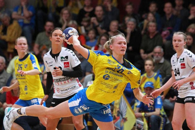 Handball, 2. HBF, HC Leipzig vs. HSV Solingen-Graefrath, 08.12.19 Handball, 2. Bundesliga Frauen, HBF, Saison 2019 2020, 11. Spieltag: HC Leipzig vs. HSV Solingen-Graefrath 76 am 08.12.19 in der Sporthalle Bruederstrasse Leipzig. Im Bild: Stefanie HUMMEL (36, HC Leipzig) Copyright: xBEAUTIFULxSPORTS JanxKaeferx