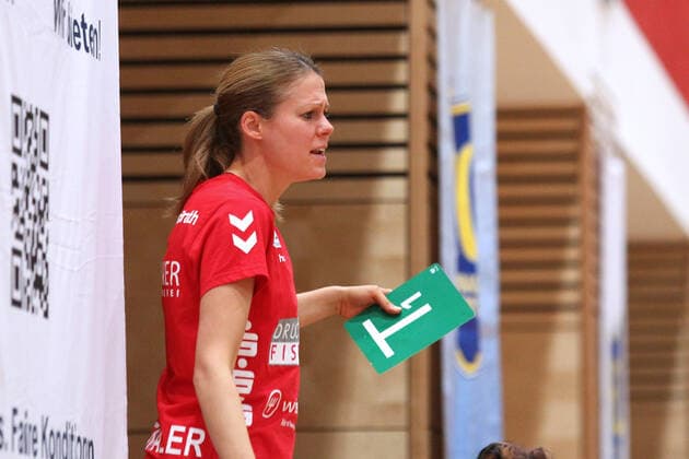 Handball, 2. HBF, HC Leipzig vs. HSV Solingen-Graefrath, 08.12.19 Handball, 2. Bundesliga Frauen, HBF, Saison 2019 2020, 11. Spieltag: HC Leipzig vs. HSV Solingen-Graefrath 76 am 08.12.19 in der Sporthalle Bruederstrasse Leipzig. Im Bild: Trainerin Kerstin RECKENTHAELER (Solingen-Graefrath) Copyright: xBEAUTIFULxSPORTS JanxKaeferx