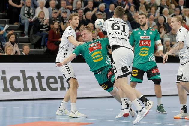 1.Handball Bundesliga THW Kiel - TSV GWD Minden, Kiel, 8.12.2019 Christoph Reißky ( Minden, 43) im Zweikampf gegen Hendrik Pekeler ( Kiel, 61 ) und Magnus Landin Jacobsen ( Kiel, 7 ) Copyright: xBEAUTIFULxSPORTS DRPx