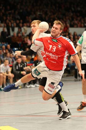Handball 2.Handball Bundesliga 2019 2020 - Handball Sportverein Hamburg vs. TV Emsdetten Niklas Weller (Handball Sportverein Hamburg),erfolgreicher Torwurf, Sporthalle Hamburg Hamburg