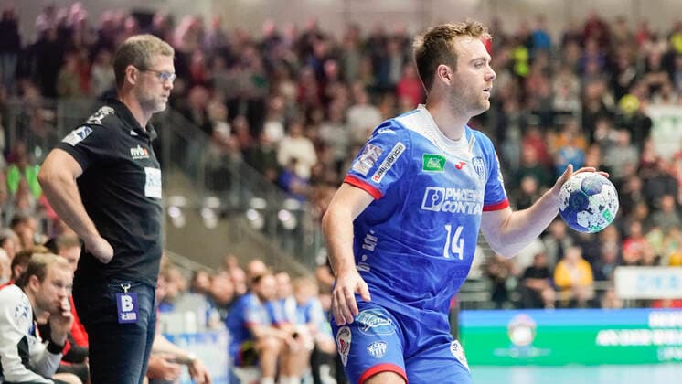 08.12.2019, Emslandarena, Lingen, GER, Handball, 1. Bundesliga: HSG Nordhorn-Lingen vs TBV Lemgo Lippe, Bobby Schagen (Lemgo 14) DFL REGULATIONS PROHIBIT ANY USE OF PHOTOGRAPHS AS IMAGE SEQUENCES AND OR QUASI-VIDEO. Lingen Niedersachsen Germany Emslandarena