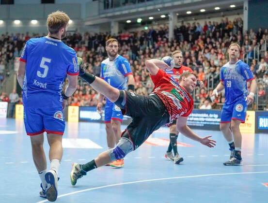 08.12.2019, Emslandarena, Lingen, GER, Handball, 1. Bundesliga: HSG Nordhorn-Lingen vs TBV Lemgo Lippe, Dominik Kalafut (HSG Nordhorn-Lingen 95) DFL REGULATIONS PROHIBIT ANY USE OF PHOTOGRAPHS AS IMAGE SEQUENCES AND OR QUASI-VIDEO. Lingen Niedersachsen Germany Emslandarena