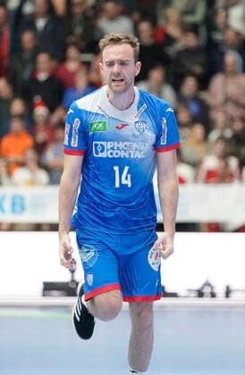 08.12.2019, Emslandarena, Lingen, GER, Handball, 1. Bundesliga: HSG Nordhorn-Lingen vs TBV Lemgo Lippe, Bobby Schagen (Lemgo 14) jubelt nach Treffer, DFL REGULATIONS PROHIBIT ANY USE OF PHOTOGRAPHS AS IMAGE SEQUENCES AND OR QUASI-VIDEO. Lingen Niedersachsen Germany Emslandarena