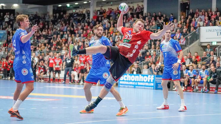 08.12.2019, Emslandarena, Lingen, GER, Handball, 1. Bundesliga: HSG Nordhorn-Lingen vs TBV Lemgo Lippe, Dominik Kalafut (HSG Nordhorn-Lingen 95) DFL REGULATIONS PROHIBIT ANY USE OF PHOTOGRAPHS AS IMAGE SEQUENCES AND OR QUASI-VIDEO. Lingen Niedersachsen Germany Emslandarena