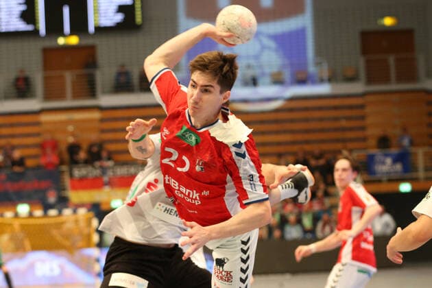 Handball 2.Handball Bundesliga 2019 2020 - Handball Sportverein Hamburg vs. TV Emsdetten Philipp Bauer (Handball Sportverein Hamburg),erfolgreicher Torwurf, Sporthalle Hamburg Hamburg