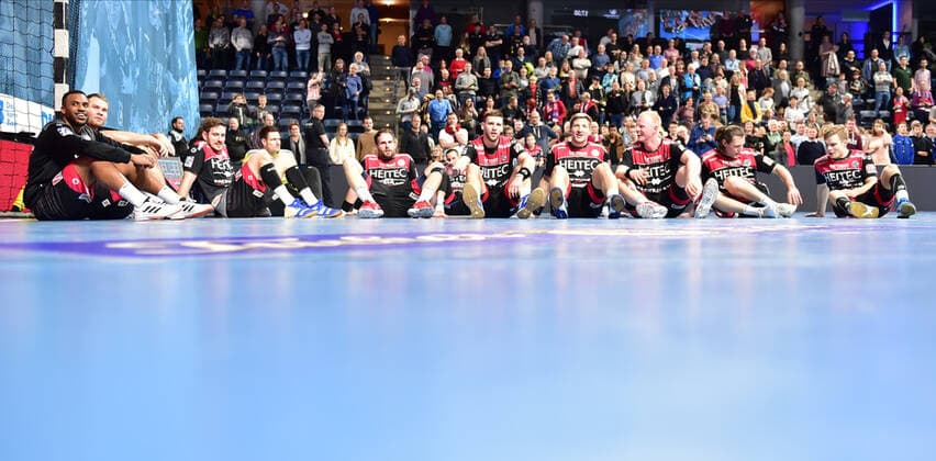 08.12.2019 - Handball - 1. Bundesliga LIQUI MOLY HBL - Saison 2019 2020 - 16.Spieltag: HC Erlangen Metropolregion Nürnberg HCE - SC DHfK Leipzig - OGo - Mannschaft Team Jubel Freude nach Spielende