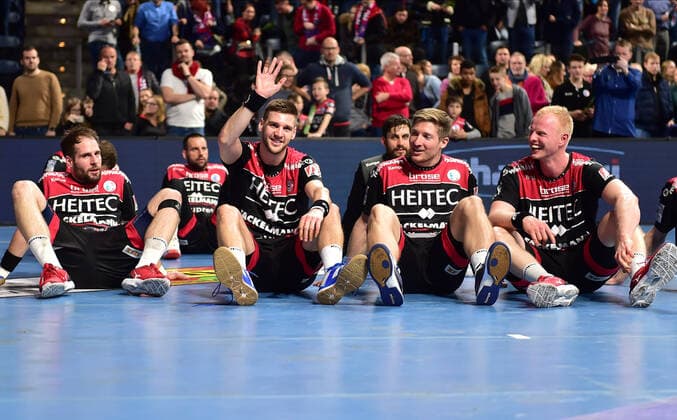 08.12.2019 - Handball - 1. Bundesliga LIQUI MOLY HBL - Saison 2019 2020 - 16.Spieltag: HC Erlangen Metropolregion Nürnberg HCE - SC DHfK Leipzig - OGo - Mannschaft Team Jubel Freude nach Spielende