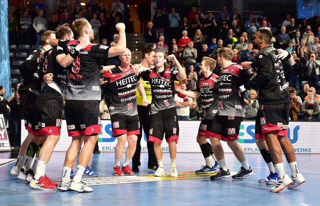 08.12.2019 - Handball - 1. Bundesliga LIQUI MOLY HBL - Saison 2019 2020 - 16.Spieltag: HC Erlangen Metropolregion Nürnberg HCE - SC DHfK Leipzig - OGo - Mannschaft Team Jubel Freude nach Spielende