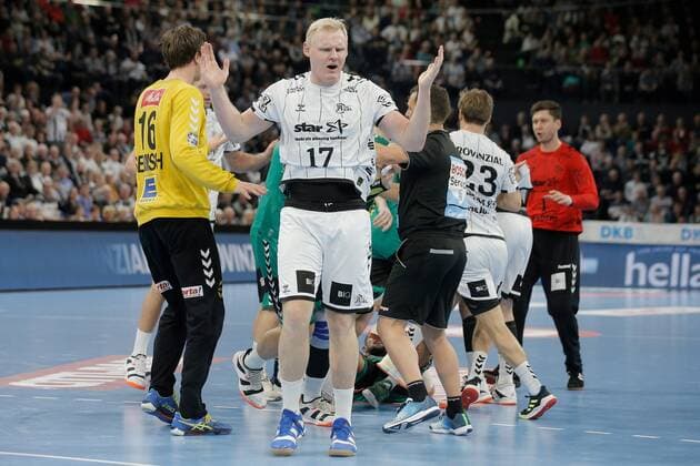 1.Handball Bundesliga THW Kiel - TSV GWD Minden, Kiel, 8.12.2019 Patrick Wiencek ( Kiel, 17 ) entfernt sich von einem Handgemänge, das nach einem Foul an ihm begann. Copyright: xBEAUTIFULxSPORTS DRPx