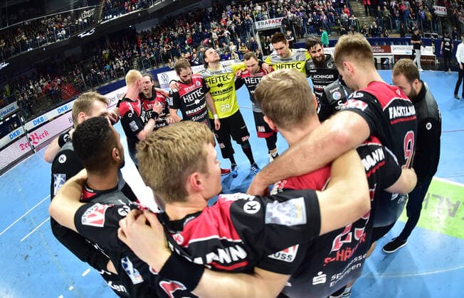 08.12.2019 - Handball - 1. Bundesliga LIQUI MOLY HBL - Saison 2019 2020 - 16.Spieltag: HC Erlangen Metropolregion Nürnberg HCE - SC DHfK Leipzig - OGo - Mannschaft Team Jubel Freude