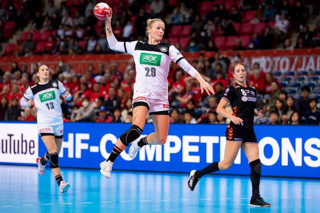 Handball, Frauen: WM 2019, Hauptrunde, Gruppe 1, 6. Spieltag , Niederlande - Deutschland Antje Lauenroth (Deutschland Bietigheim) Kumamoto Aqua Dome Kumamoto Japan