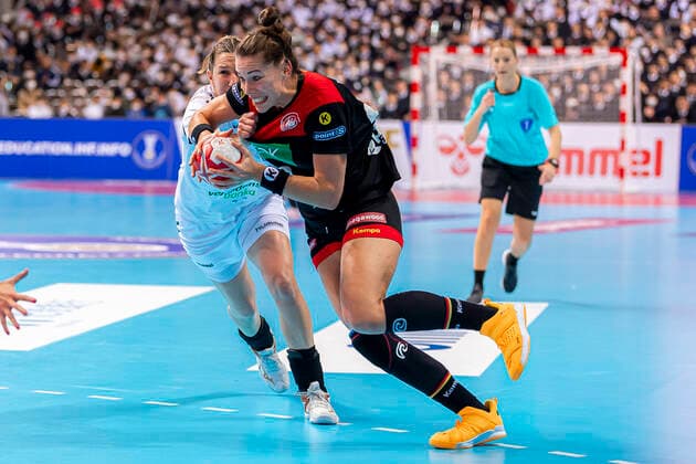 Handball, Frauen: WM 2019, Hauptrunde, Gruppe 1, 7. Spieltag , Deutschland - Serbien Emily Boelk Bölk (Deutschland Thueringer HC) Kumamoto Aqua Dome Kumamoto Japan