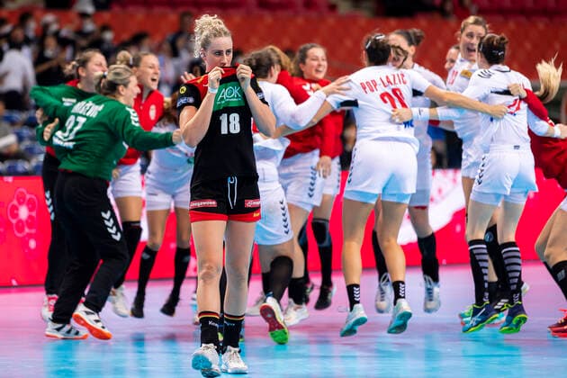 Handball, Frauen: WM 2019, Hauptrunde, Gruppe 1, 7. Spieltag , Deutschland - Serbien Mia Zschocke (Deutschland Leverkusen) unzufrieden enttäuscht enttaeuscht niedergeschlagen frustriert, Kumamoto Aqua Dome Kumamoto Japan