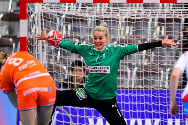 Sandra Toft. Danmark moeder Holland, i mellemrunden i Gruppe 1, under Kvindernes Haandbold VM i Aqua Dome Kumamoto i Japan, mandag den 9. december 2019. , Kumamoto Denmark Copyright: BoxAmstrupx cop222 spdk20191209-102450-L