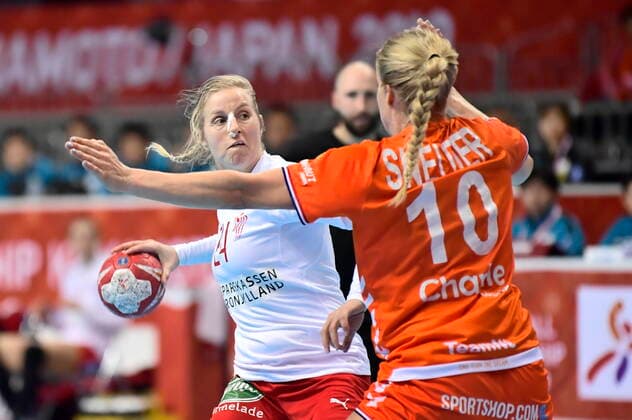 Mia Rej i aktion da Danmark moeder Holland, i mellemrunden i Gruppe 1, under Kvindernes Haandbold VM i Aqua Dome Kumamoto i Japan, mandag den 9. december 2019. . , Kumamoto Denmark Copyright: BoxAmstrupx cop222 spdk20191209-111818-L