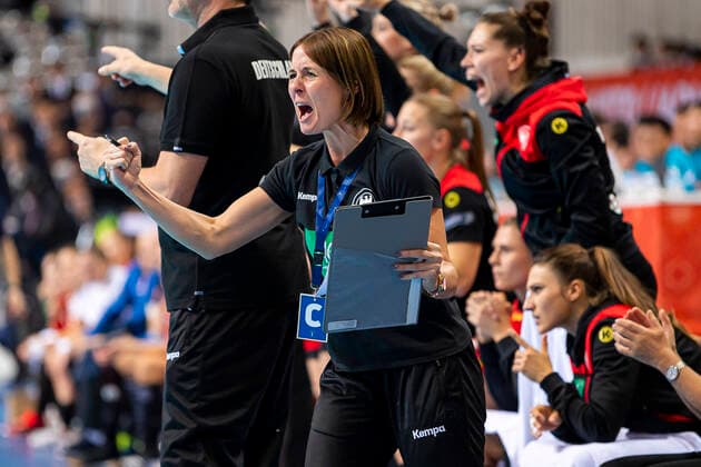 Handball, Frauen: WM 2019, Hauptrunde, Gruppe 1, 7. Spieltag , Deutschland - Serbien Co-Trainerin Debbie Klijn (Deutschland) Jubel Freude Emotion Kumamoto Aqua Dome Kumamoto Japan