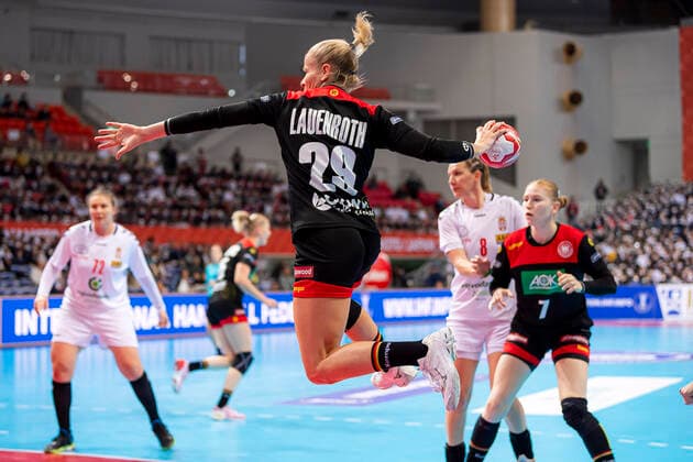 Handball, Frauen: WM 2019, Hauptrunde, Gruppe 1, 7. Spieltag , Deutschland - Serbien Antje Lauenroth (Deutschland Bietigheim) Kumamoto Aqua Dome Kumamoto Japan