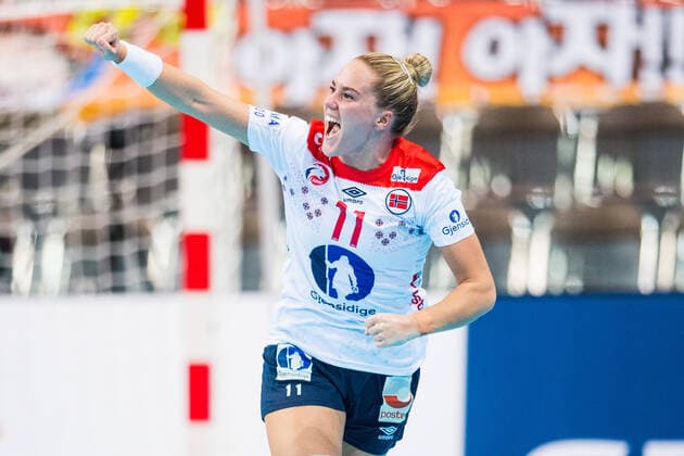 191209 Malin Aune of Norway celebrates during the Women s World Handball Championship game between South Korea and Norway on December 9, 2019 in Kumamoto. Photo: Daniel Stiller Bildbyran kod DS 59421 bbeng dam women handball handboll world handball championship 2019 norway norge handball vm south korea jubel Copyright: DANIELxSTILLER BB191209DS021